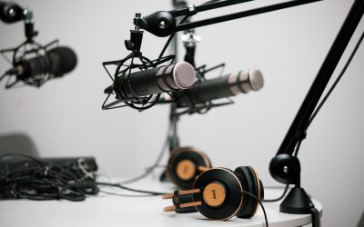 How to Craft the Best Pitch for Podcasts Looking for Guests